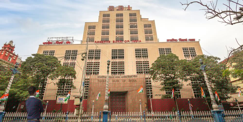 RBI tightens screws on Five Co-op Banks