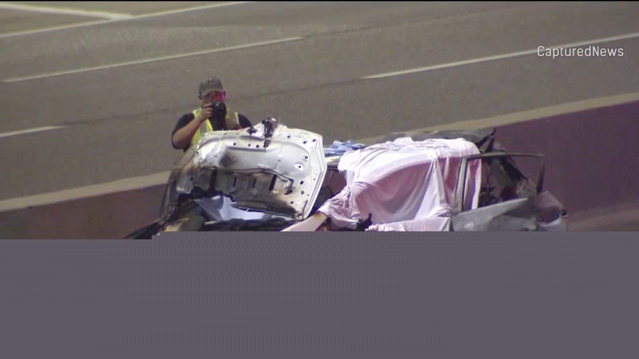 2 killed in fiery crash on I-88 in Aurora