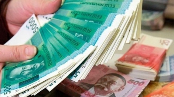 Teachers receive 49,000 soms and doctors 53,000 soms as average salary - Ministry of Labor