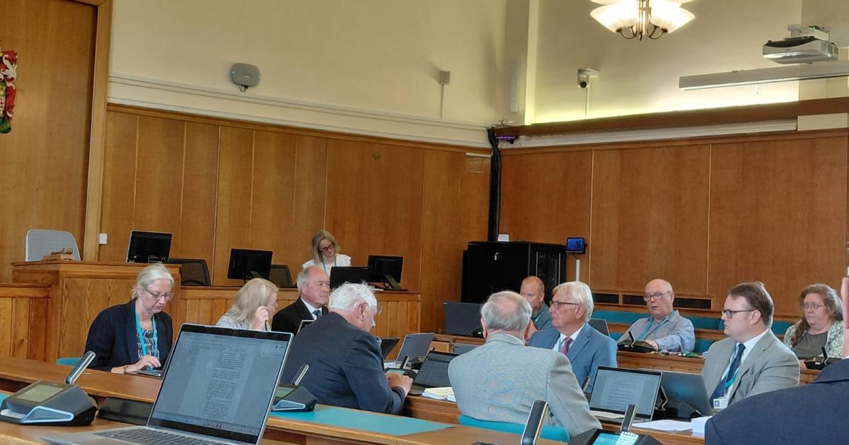 Anger from councillors as town and seafront plans pushed back