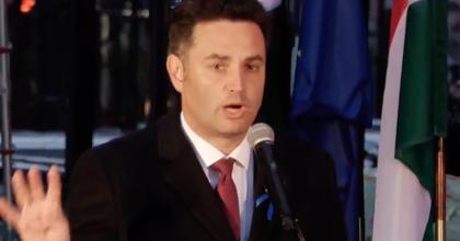 Márki-Zay Péter a Magyarországnak járó pénzek befagyasztásáért lobbizik Brüsszelben