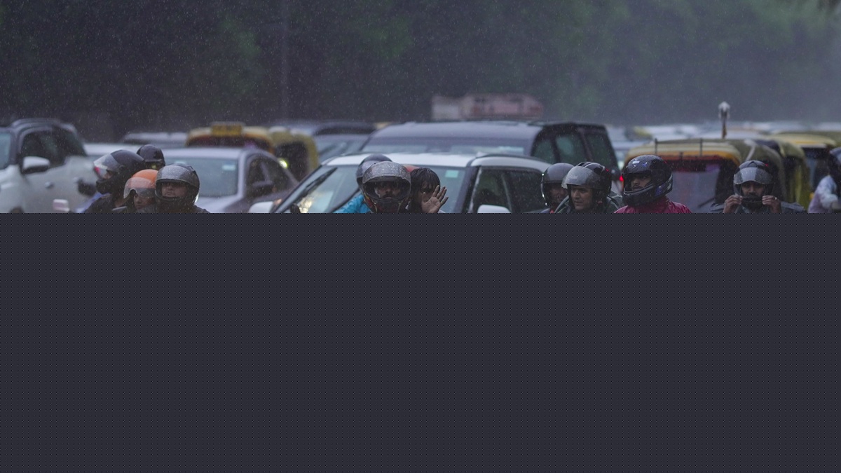 Traffic jams witnessed in Delhi, Noida, Ghaziabad after heavy rains, commuters face delay