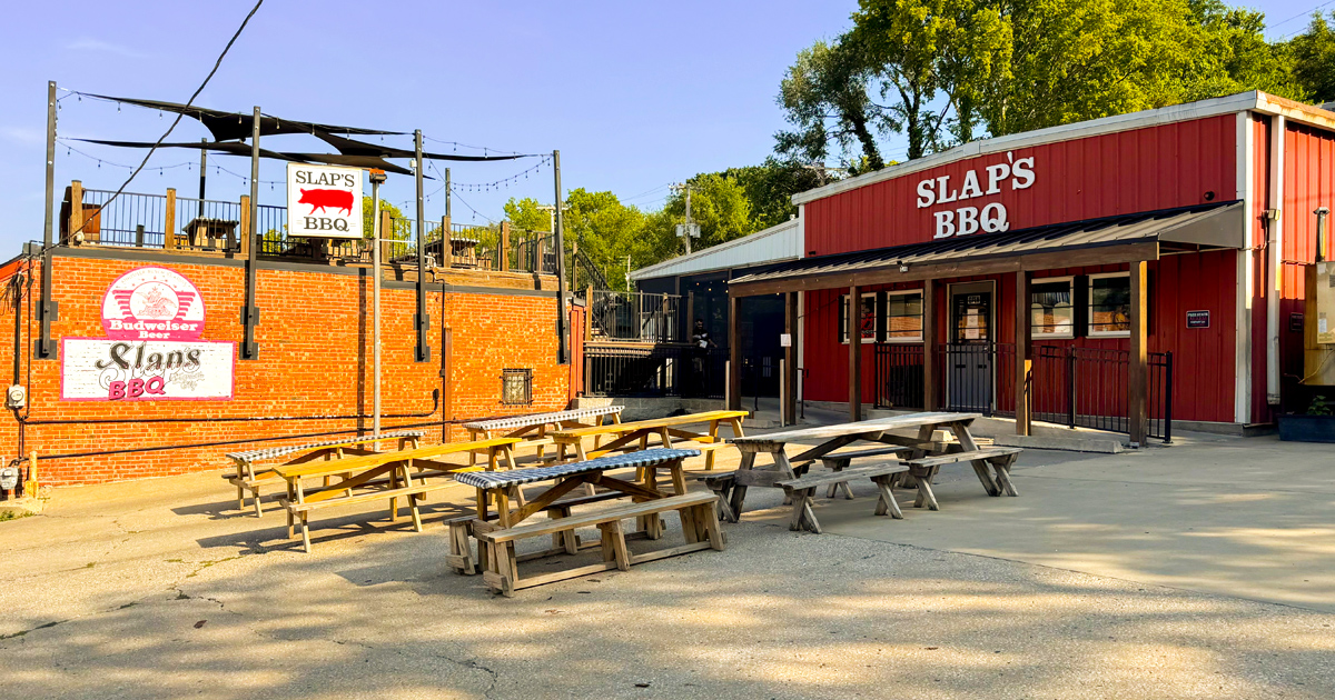 The Best Smoked Turkey In The Midwest Are Hiding Inside This No-Frills BBQ Restaurant In Kansas