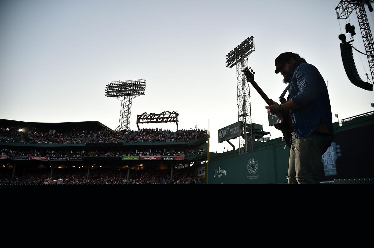 10 things You Need to Know About Fenway Concerts in Boston, MA