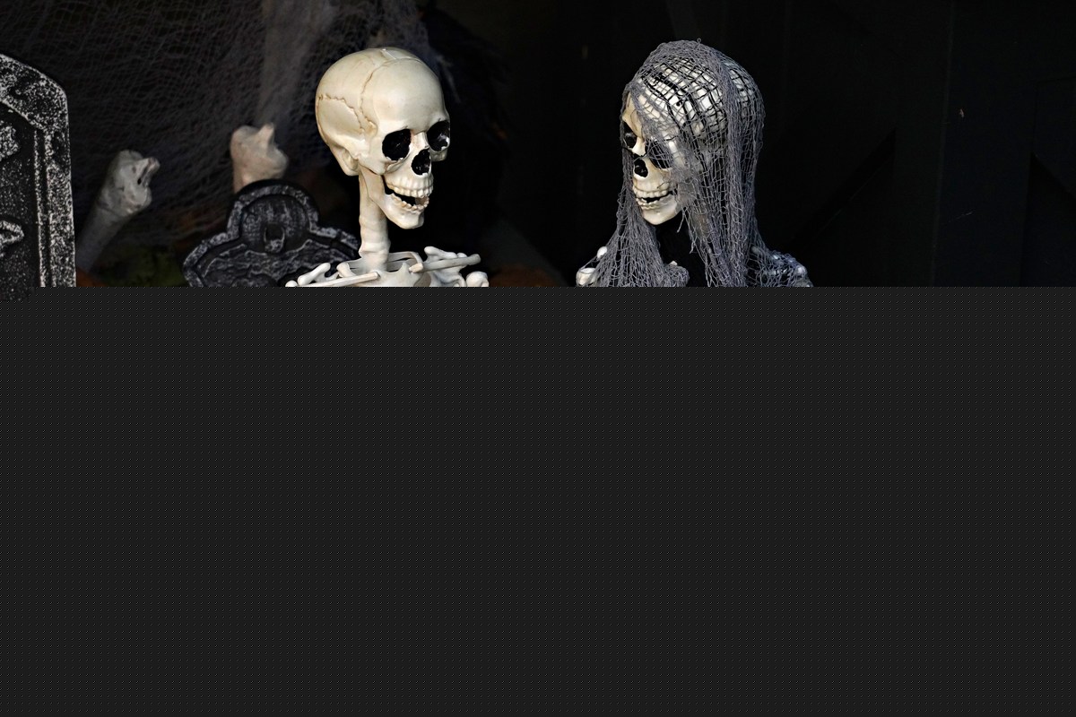 Bigger Than Life to Scare You to Death - Home Depot Halloween
