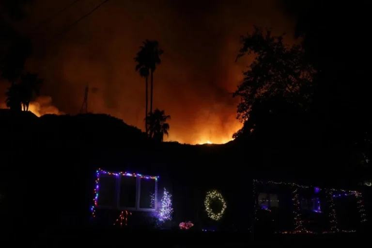 Washington Wildfires Force 60,000 to Evacuate State