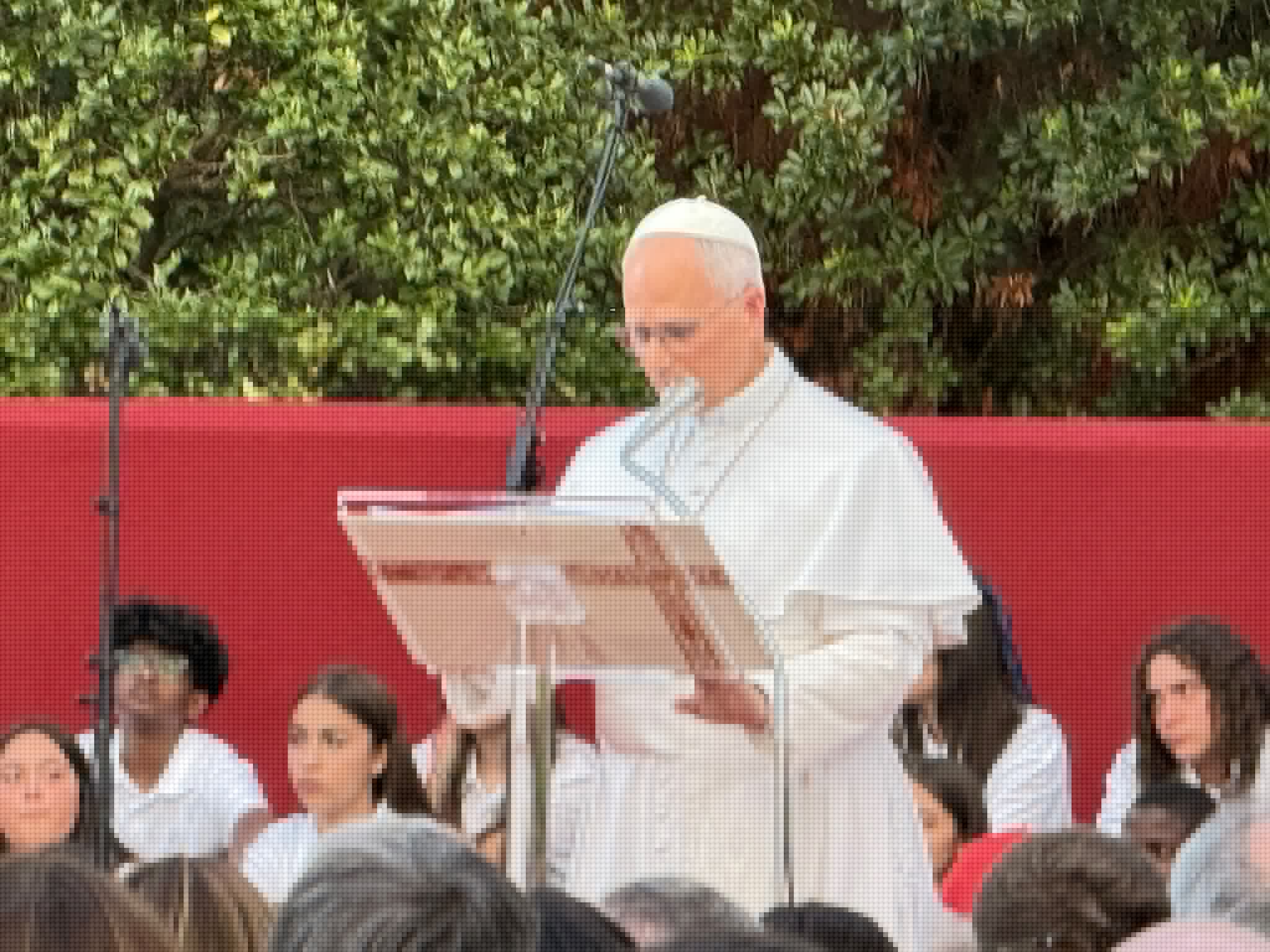 Papa: “Prego perché la pace regni nelle case e nel mondo che continua a soffrire a causa della violenza. La musica unisce e conduce a Dio” (Letizia Lucarelli)