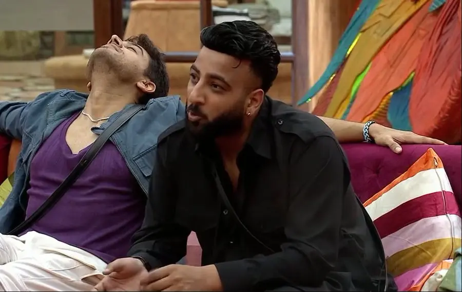 ‘Bigg Boss 19’s Awez Darbar Takes A Dig At Shehbaz Badesha For His Poor Jokes