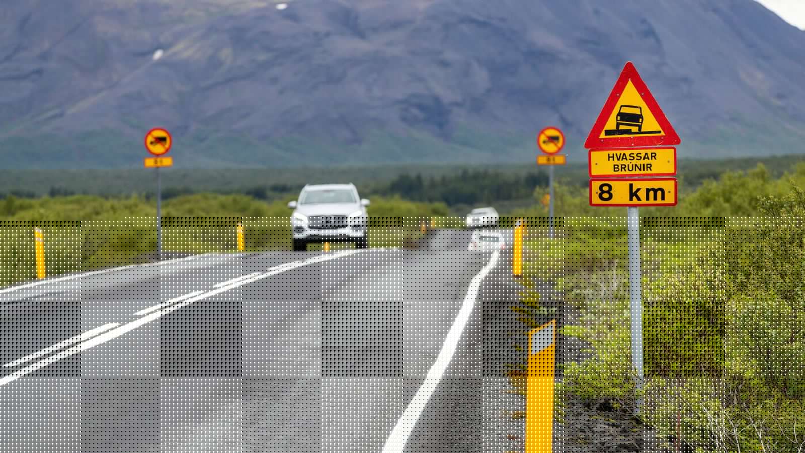 Hraðamyndavélar settar upp við Þing­velli