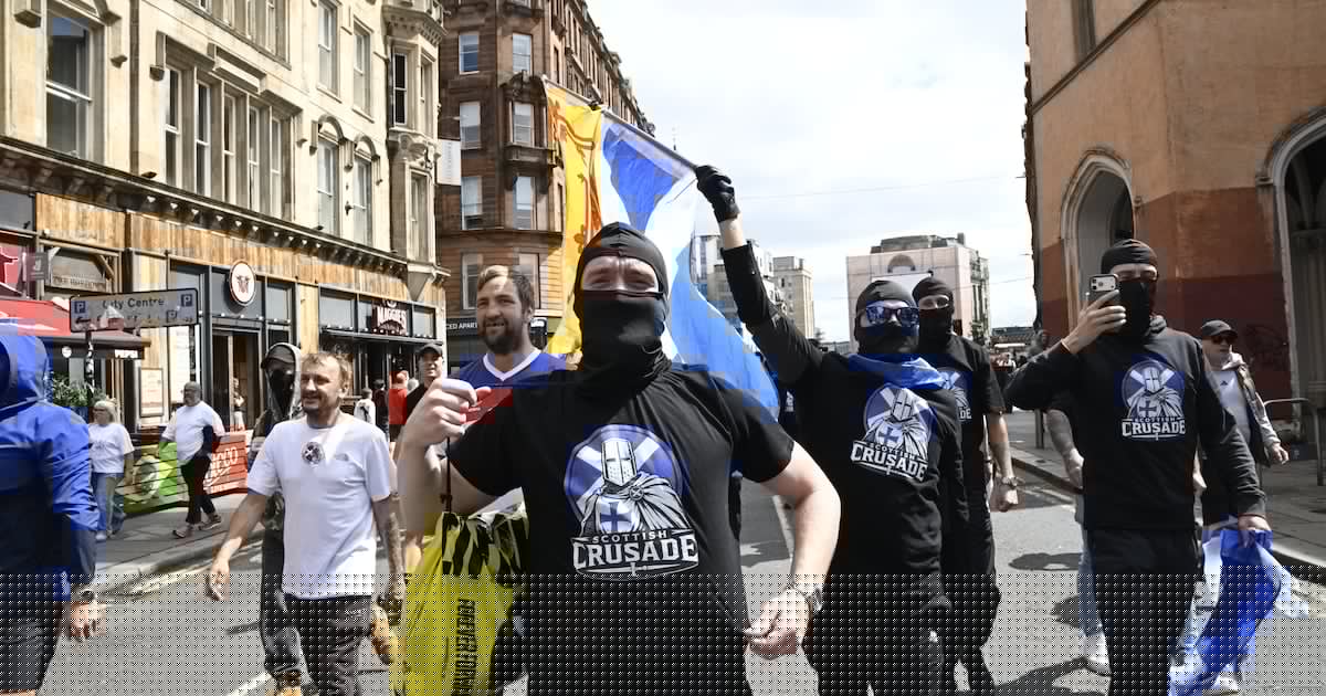 Fifteen arrested after violence breaks out at anti-migrant protest in Glasgow