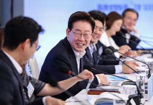 Lee vows full backing for seven future industries to drive next wave of growth
