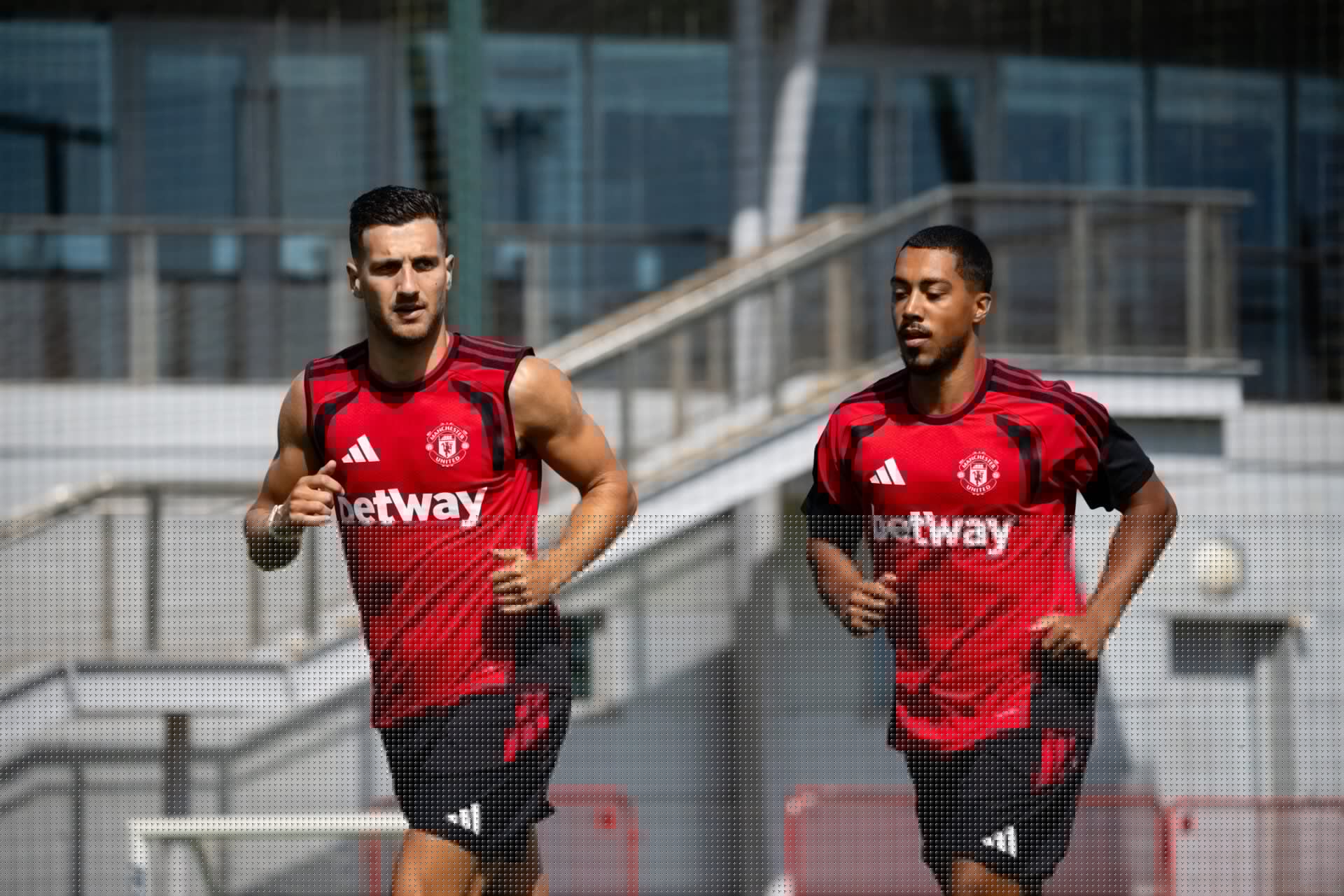 Three things noticed in Man Utd training ahead of PSG, Diogo Dalot’s role and JJ Gabriel belongs
