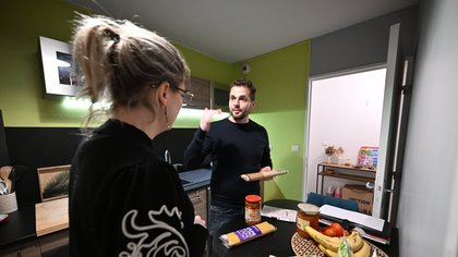"Je n’arrivais plus à cuisiner" : ils font appel à un coach à domicile pour réapprendre à manger selon leurs besoins et se sentir en meilleure forme