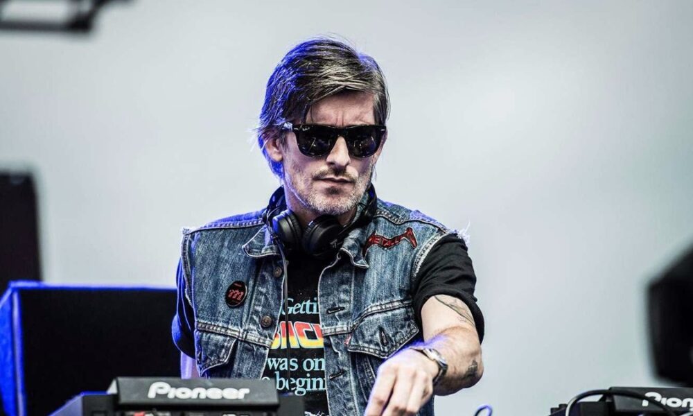 A murit celebrul DJ Kavinsky. Artistul, găsit fără viață în casă. Mesajul lui Emmanuel Macron: „O sursă de mândrie”