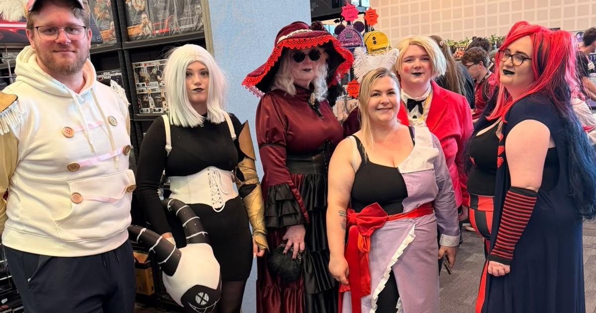 Day two of Comic Con Wales gets underway as A-list stars set to attend - LIVE