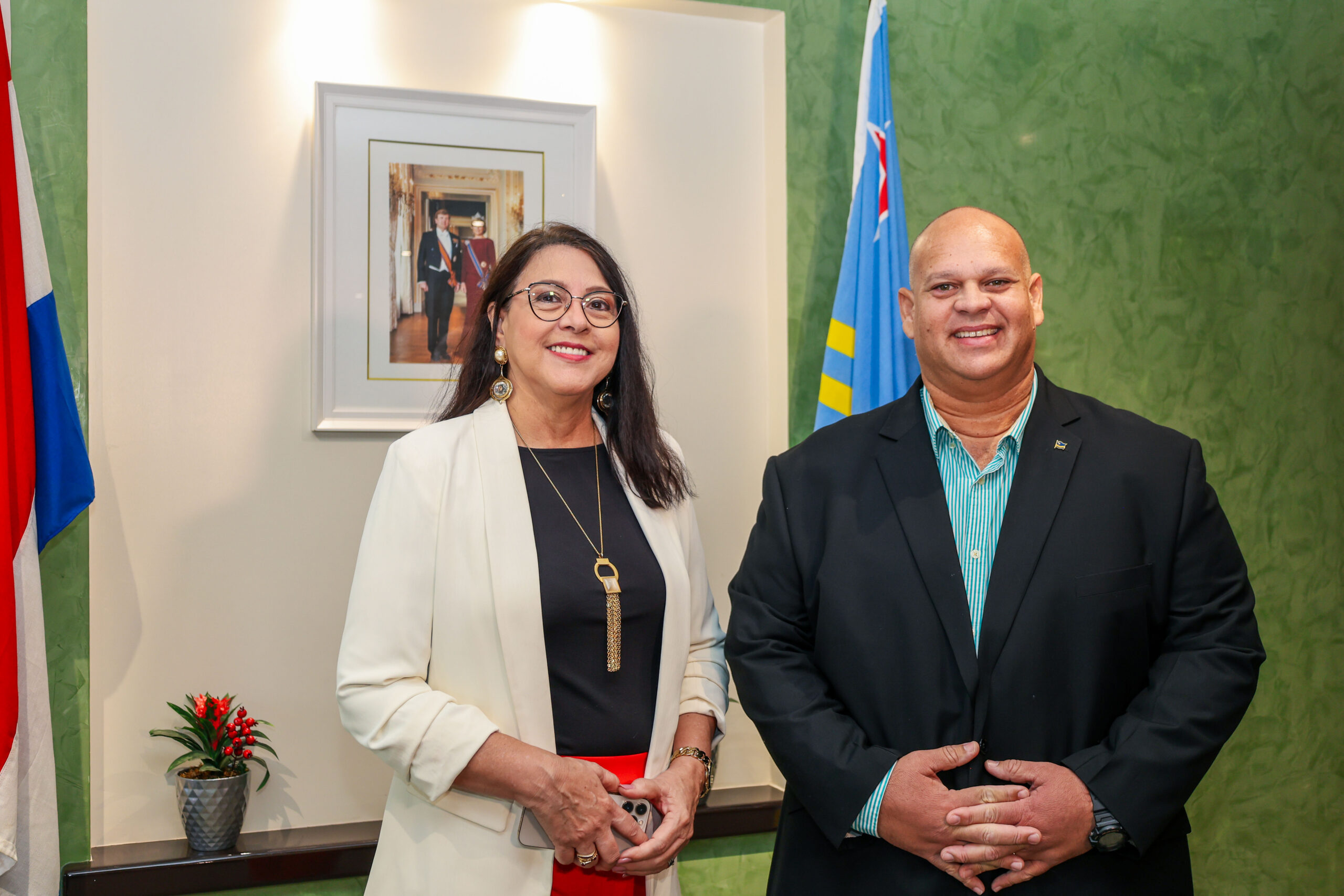 El a yega pa conferencia Bon Comun: Minister Tromp di Corsou a bini cu mente habri pa siña di Aruba