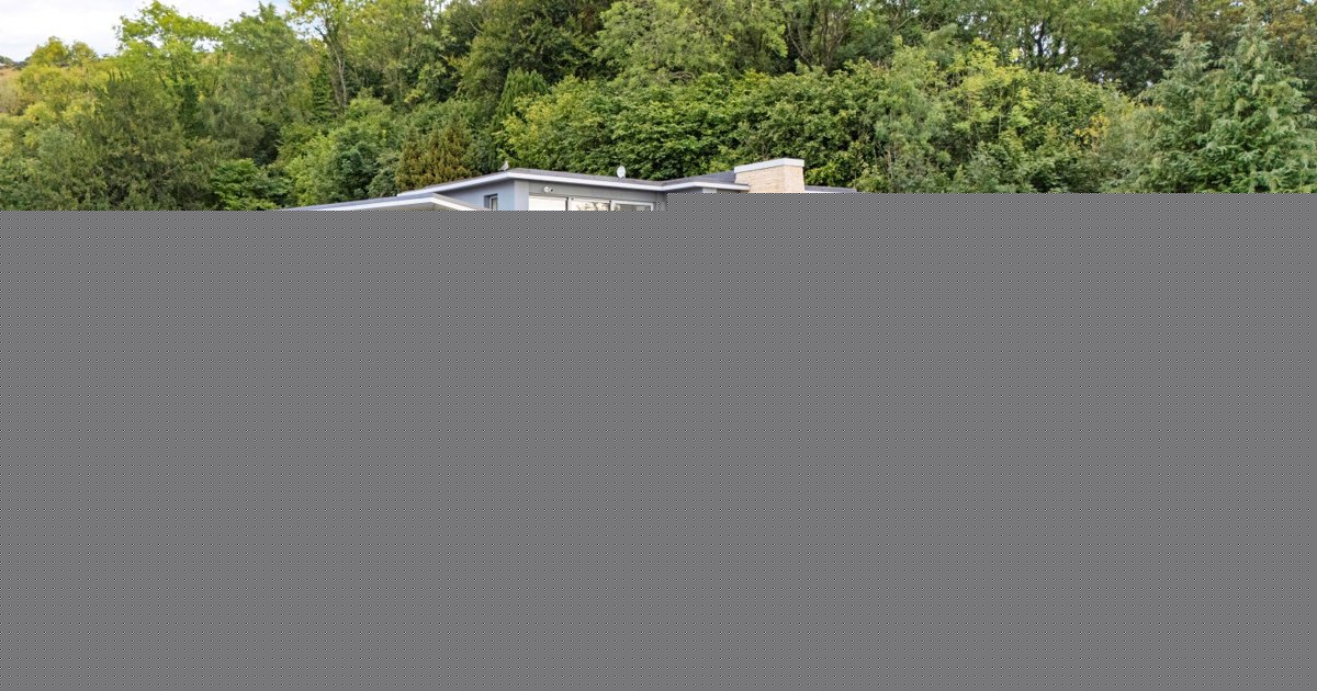 £2 million Leckhampton residence showcasing panoramic countryside views goes up for sale for the first time