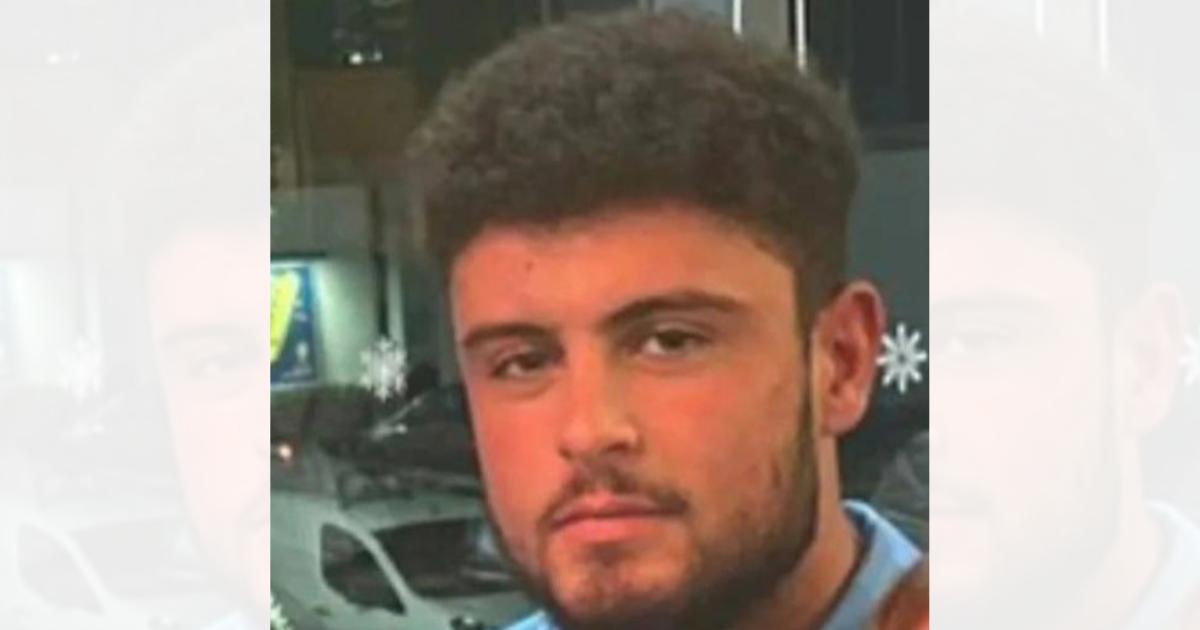 Stalker ex-boyfriend bit ex, followed her and sent threats through £1 bank transfers