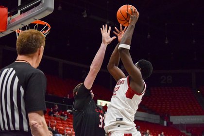 Cougs clip the Redhawks wings in Beasley 70-58