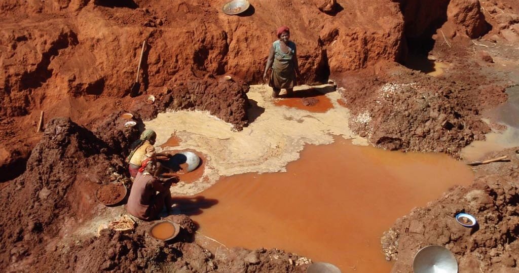 Bolivia: Estudios académicos revelan presencia de mercurio en mujeres indígenas amazónicas; las causas serían atribuidas a la minería ilegal
