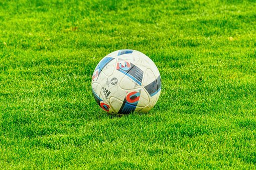 Pregatiri pentru meciul de fotbal din cadrul Ligii 1, între echipele FC PETROLUL PLOIEȘTI și OȚELUL GALAȚI