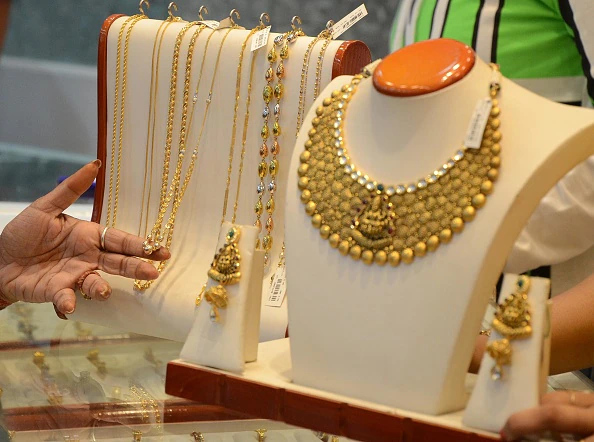 Gold Silver Price Today: सोने ने फिर मारी छलांग, चांदी भी तेज; जानिए 22K-24K के ताजा रेट