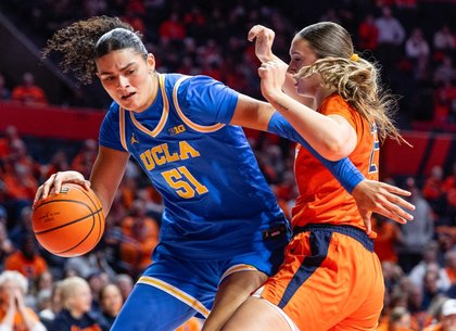 Lauren Betts leads No. 2 UCLA past Illinois despite foul trouble