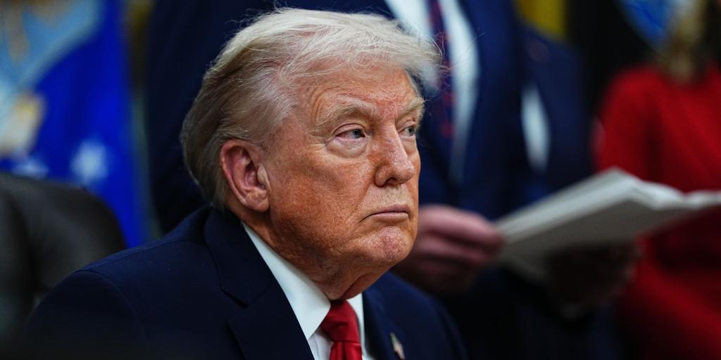 Trump abre una vía controlada para la explotación del petróleo venezolano