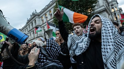 BORIS JOHNSON: Time for the knee-jerk Israel bashers to take off their ridiculous black and white Arafat dishcloths, cease their revolting demos and call on Hamas to sign the White House peace deal…