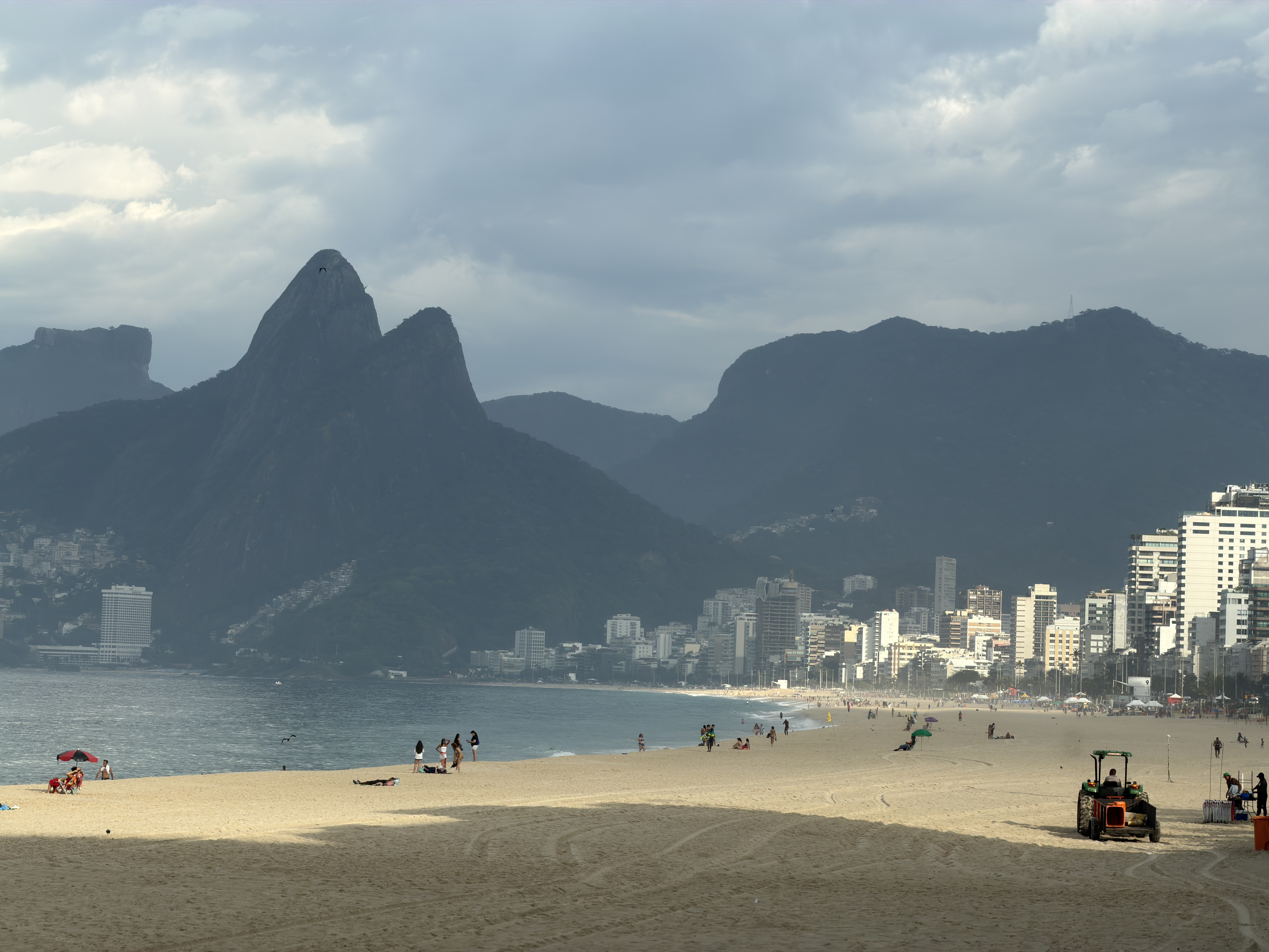 Rio retorna ao estágio 1 após previsão de redução dos ventos neste sábado