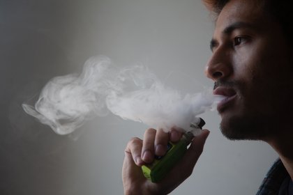 Nem cigarros nem vape: alertam sobre os riscos de uma nova modalidade de tabaco sem fumaça