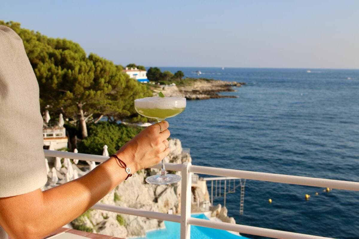 Où aller boire un verre ? Nos 5 terrasses coup de cœur à Antibes