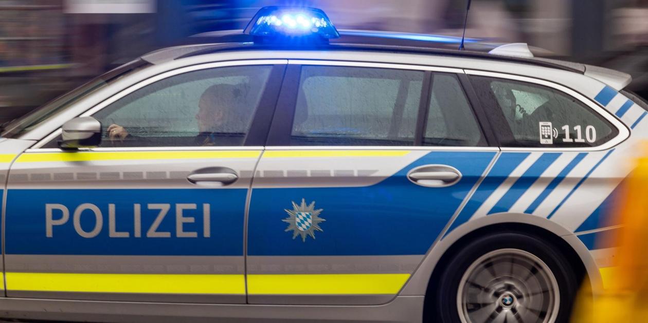 Frontalzusammenstoß in Franken - Bundesstraße an Unfallstelle komplett gesperrt