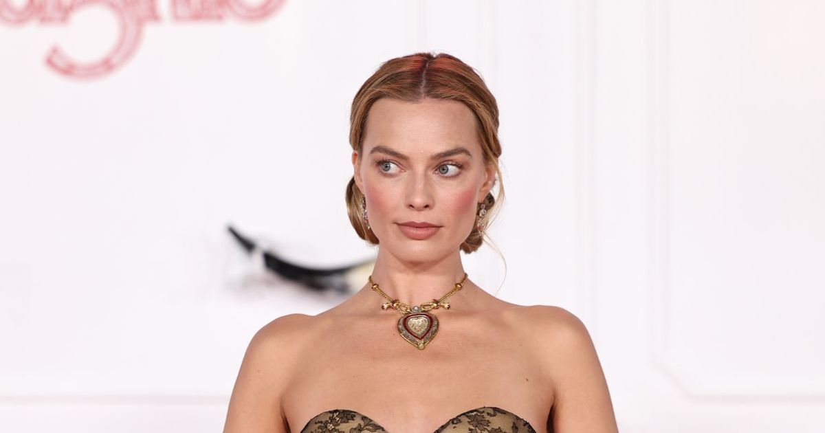Fans beg to know how to create Margot Robbie's Wuthering Heights waves as she dons £6.4m pendant