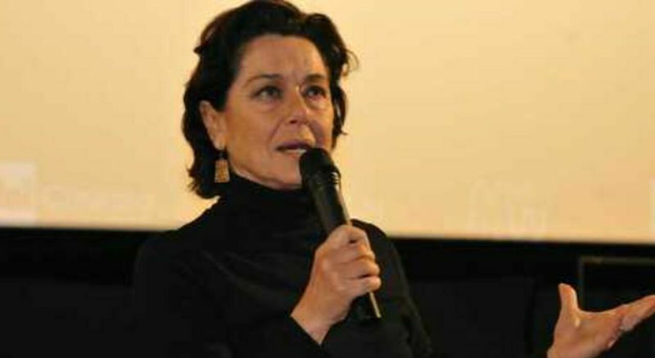 Monica Guerritore e il tumore, il racconto dopo la chemioterapia: &laquo;Ho serrato i denti&raquo;