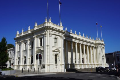 Council staff to vote for 4-day week