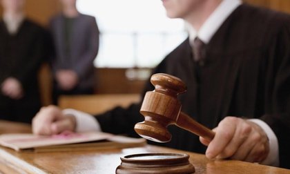 Curtea de Apel Alba Iulia menţine arestul preventiv în cazul femeii acuzate că şi-a ucis mama pentru a-i vinde bunurile şi a se muta în Dubai. Decizia este definitivă