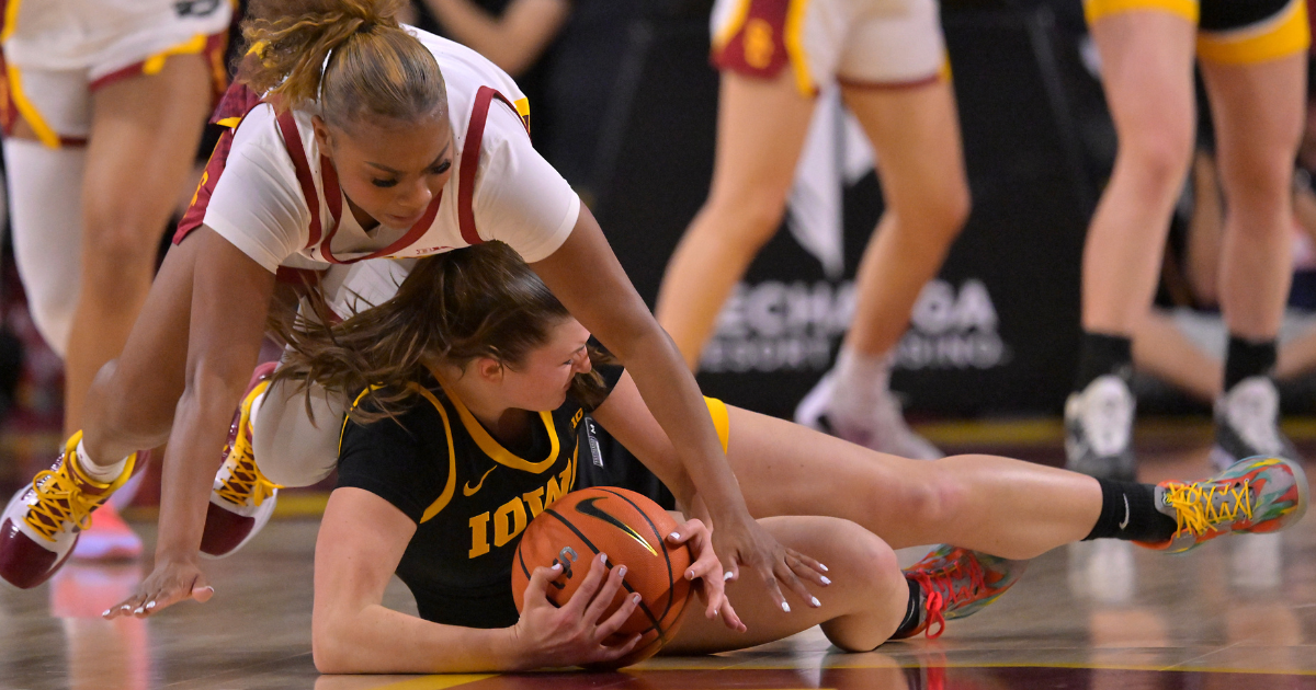 Hawkeyes can’t overcome a large deficit, upset by USC