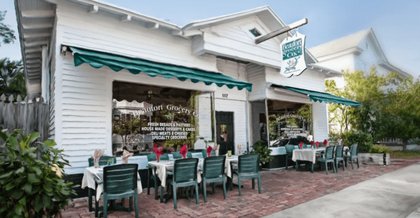 This Grocery In Beaufort, North Carolina, Is Home To The Most Addictive Crab Dip