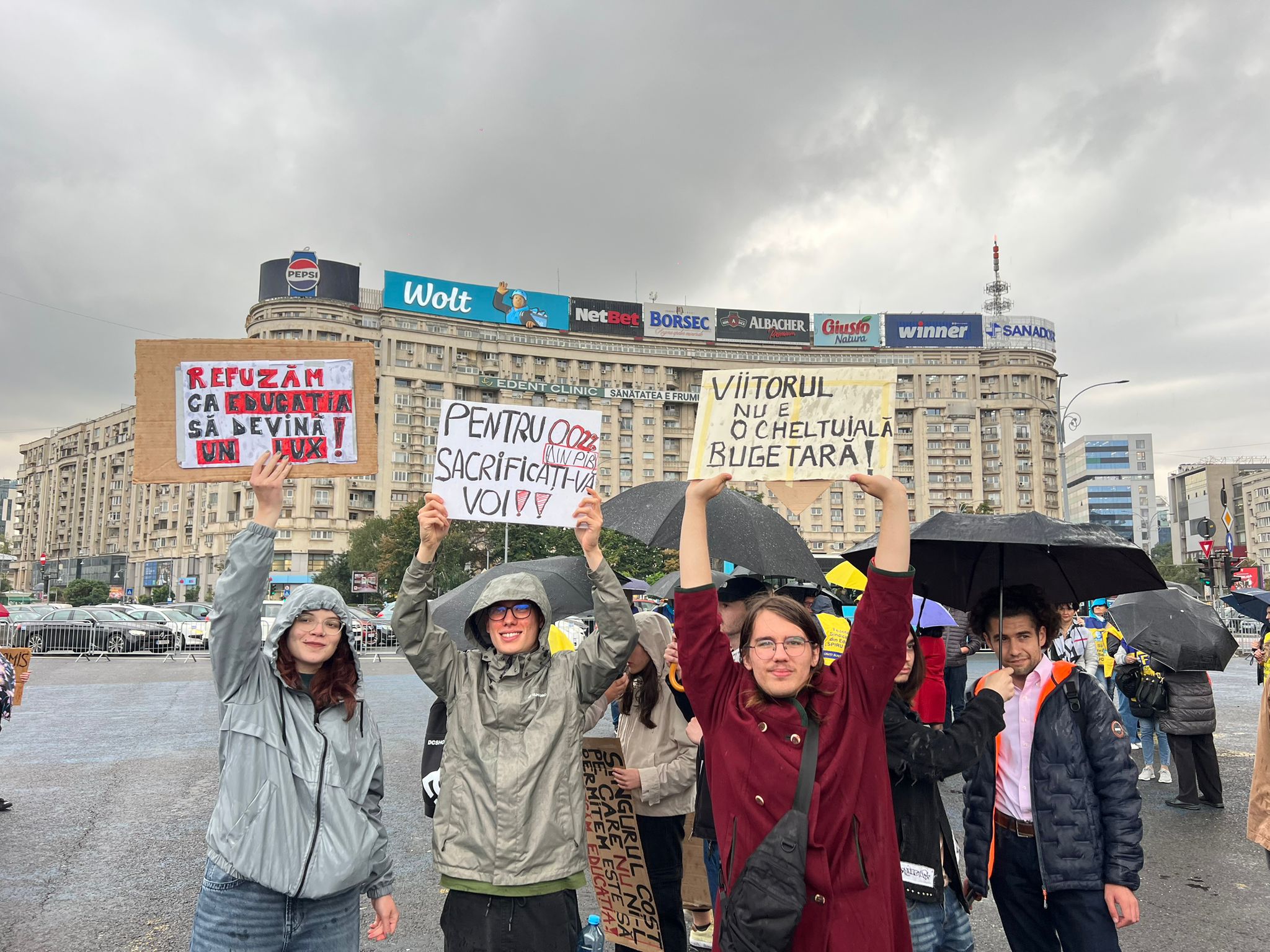 Studenții anunță protest joi în fața Guvernului: „Nu ne vom opri până când nu vom vedea măsuri concrete” / Care le sunt solicitările