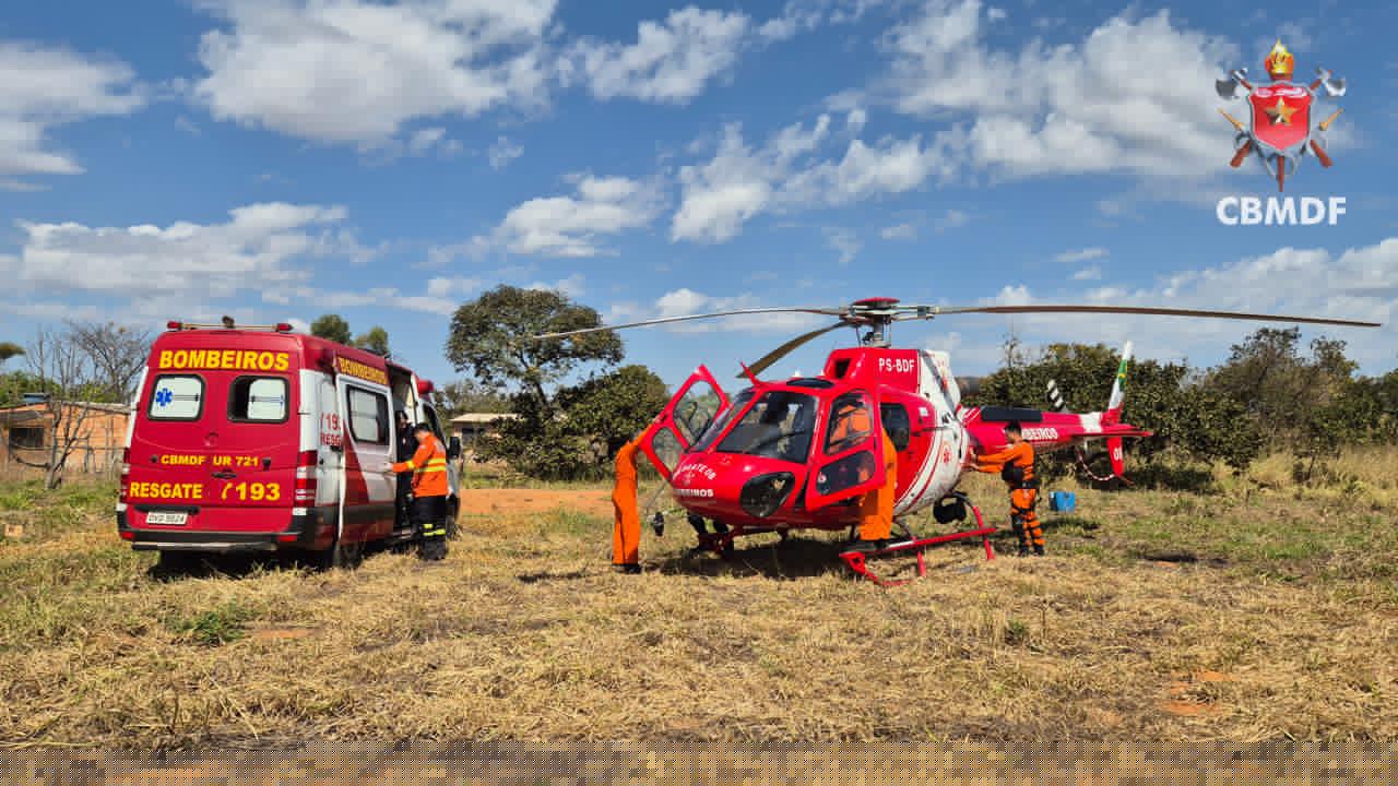 Criança é socorrida de helicóptero após sofrer descarga elétrica em área rural do DF