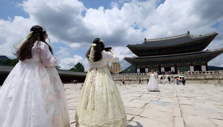 Korea to impose tougher penalties for tourist overcharging