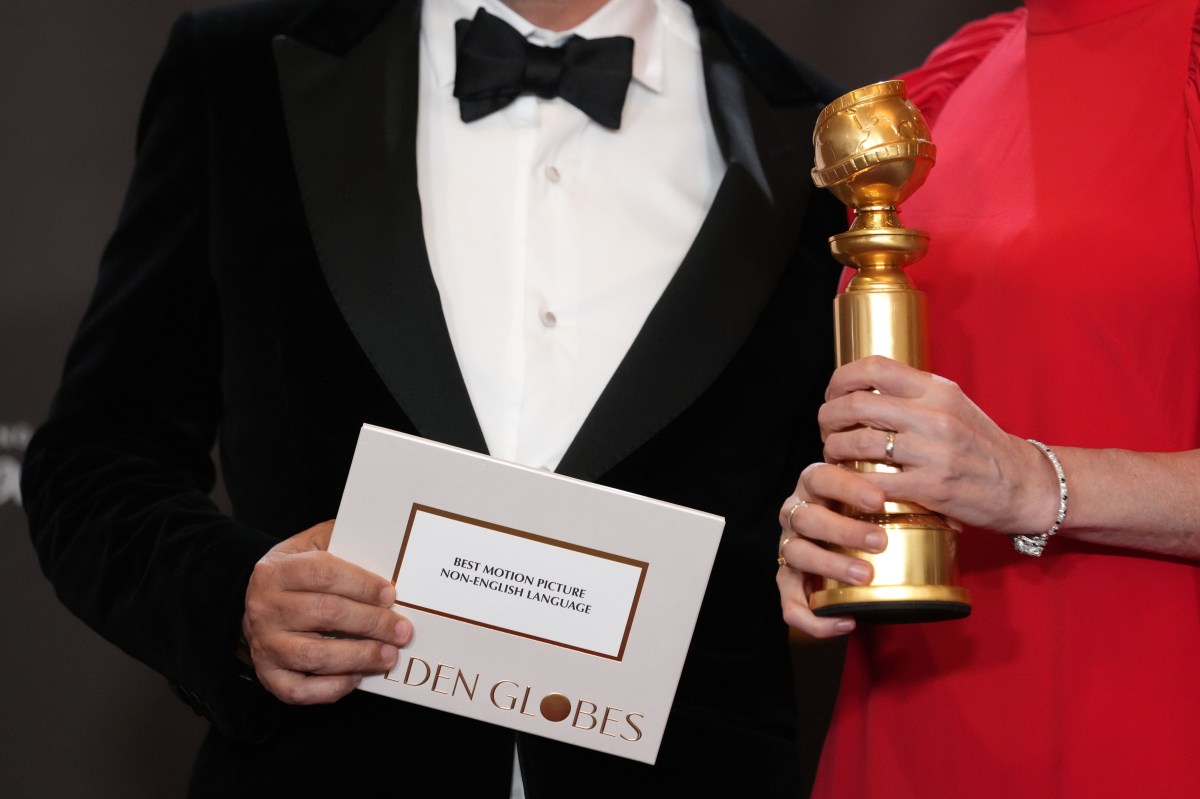 Demandan a dueños de los Golden Globes por venta de los premios