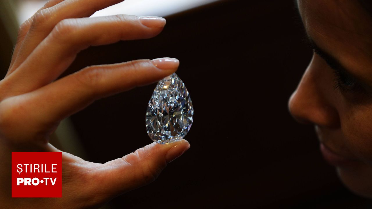 Câțiva indieni săraci au găsit după o ploaie puternică un diamant uriaș și extrem de rar. Înduioșător ce vor face cu averea