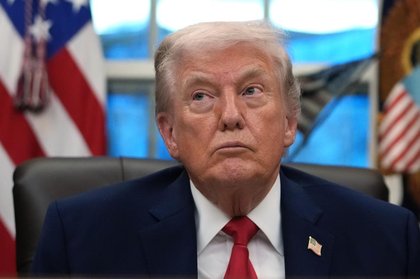 Trump amenaza con aranceles a países que vendan petróleo a Cuba, aumentando la presión sobre México