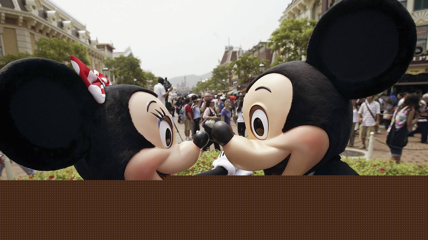 No Capes: 37 Things That Can Get You Banned From Disneyland