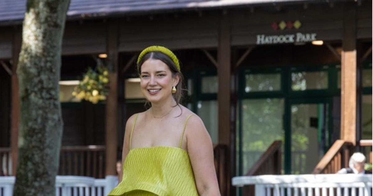 St Helens racegoer triumphs in Style Award at Haydock Park with DIY hair accessory