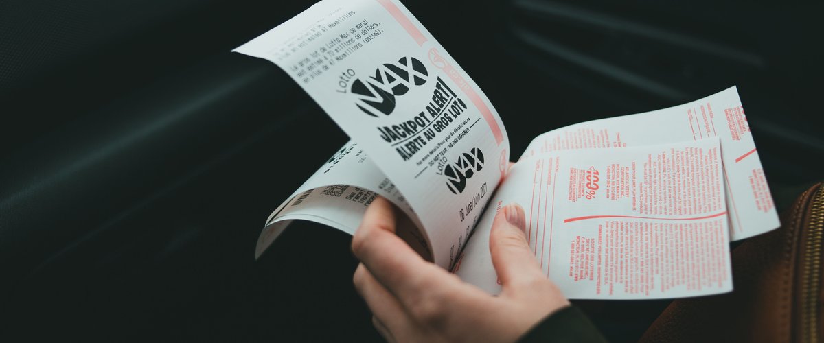 Pensant avoir perdu, elle jette son ticket de loterie à la poubelle : grâce aux éboueurs, une Italienne récupère miraculeusement son million d'euros