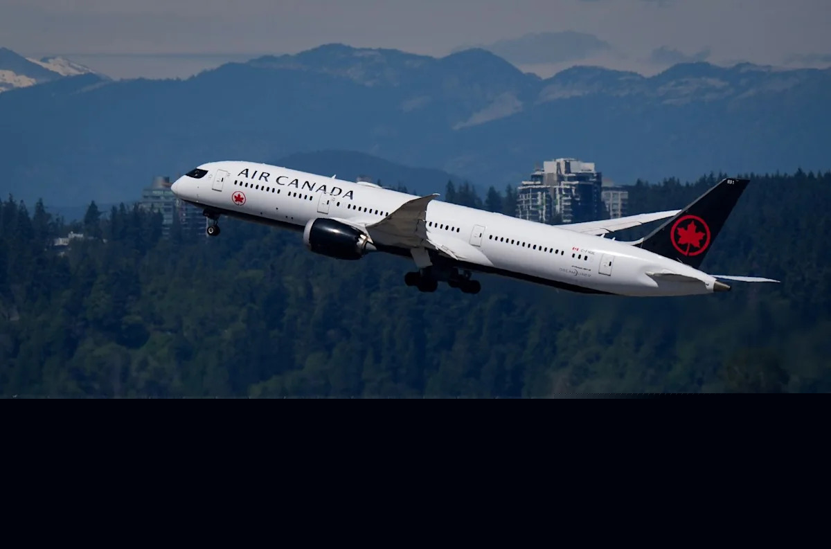 Air Canada shares soar after it sells 25% stake in Aeroplan for $2.5 billion