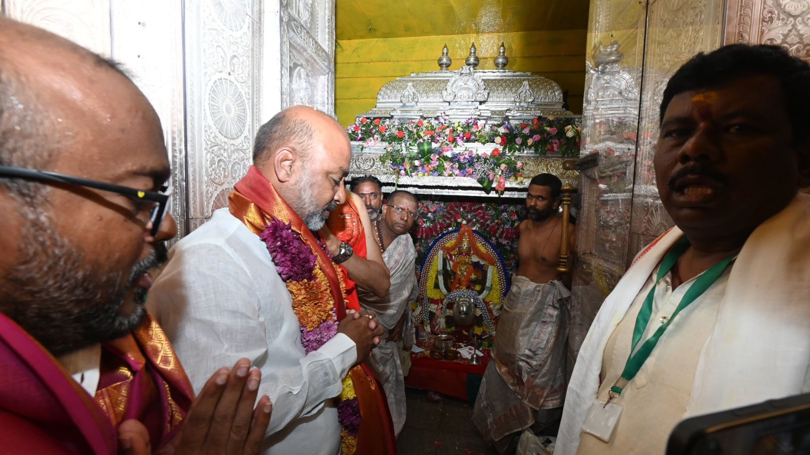KTR’s temple visit shows power of Bhagyalakshmi, says Bandi
